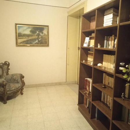 Bed&Books Isabella Bed and Breakfast Catania Esterno foto
