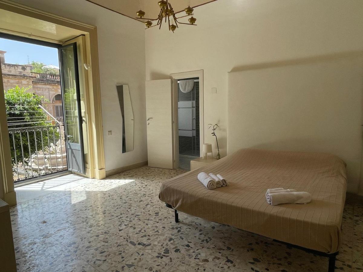 Bed&Books Isabella Bed and Breakfast Catania Esterno foto