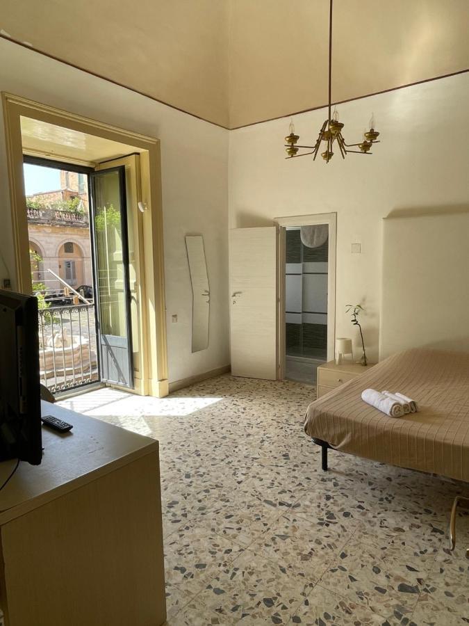Bed&Books Isabella Bed and Breakfast Catania Esterno foto