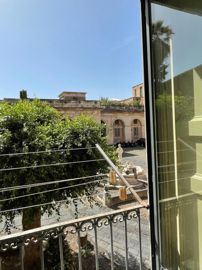Bed&Books Isabella Bed and Breakfast Catania Esterno foto