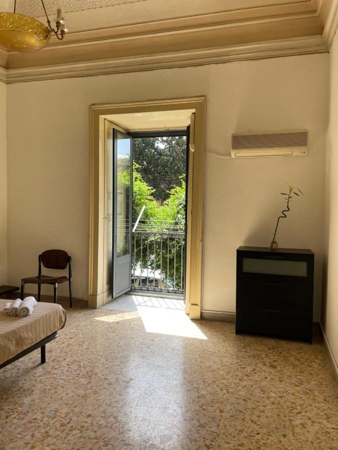 Bed&Books Isabella Bed and Breakfast Catania Esterno foto