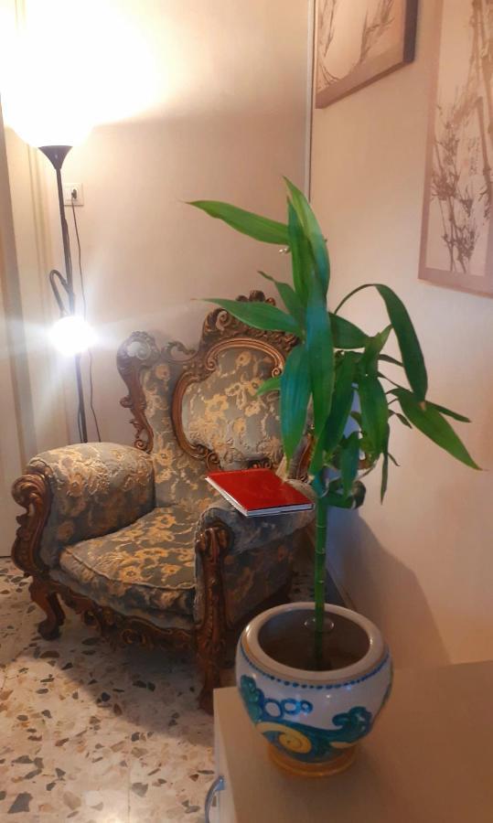 Bed&Books Isabella Bed and Breakfast Catania Esterno foto
