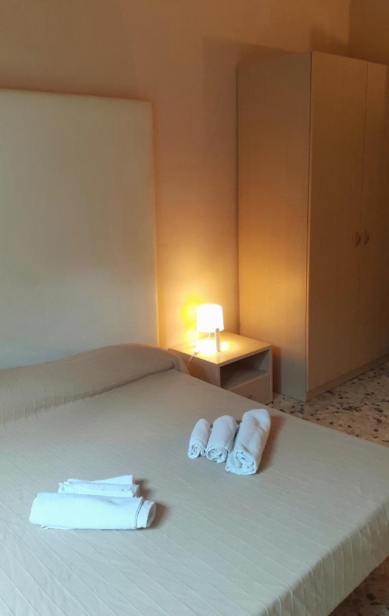 Bed&Books Isabella Bed and Breakfast Catania Esterno foto