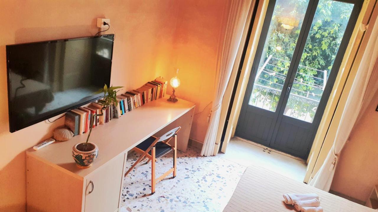 Bed&Books Isabella Bed and Breakfast Catania Esterno foto