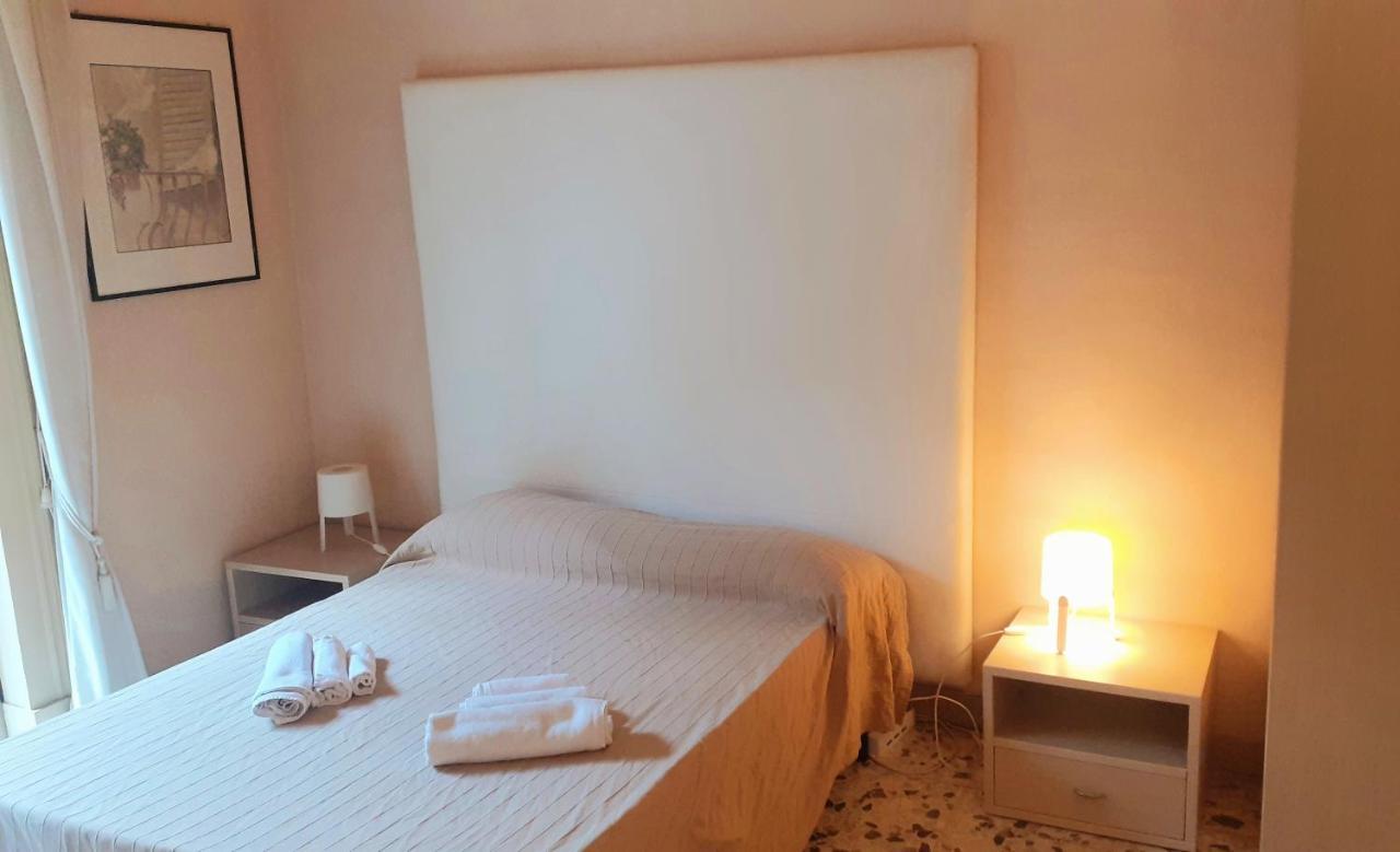 Bed&Books Isabella Bed and Breakfast Catania Esterno foto