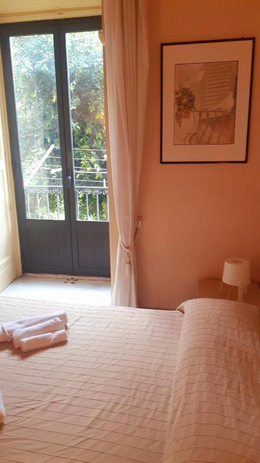 Bed&Books Isabella Bed and Breakfast Catania Esterno foto