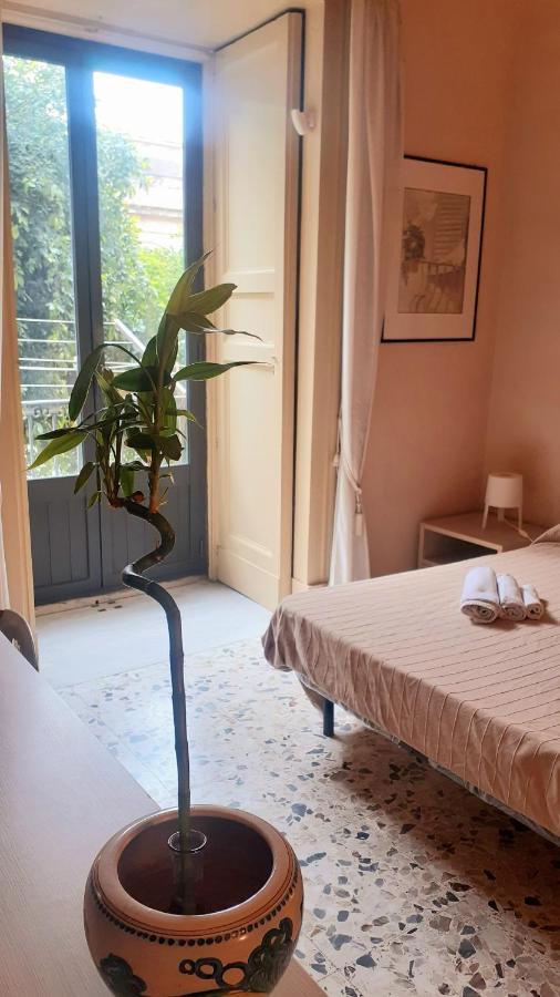 Bed&Books Isabella Bed and Breakfast Catania Esterno foto