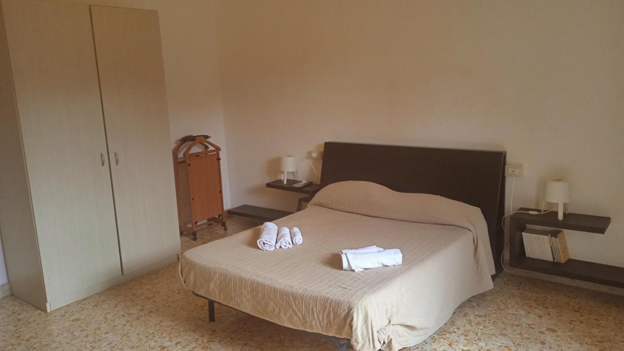 Bed&Books Isabella Bed and Breakfast Catania Esterno foto