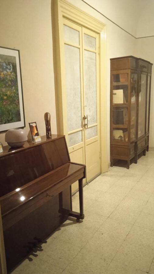 Bed&Books Isabella Bed and Breakfast Catania Esterno foto