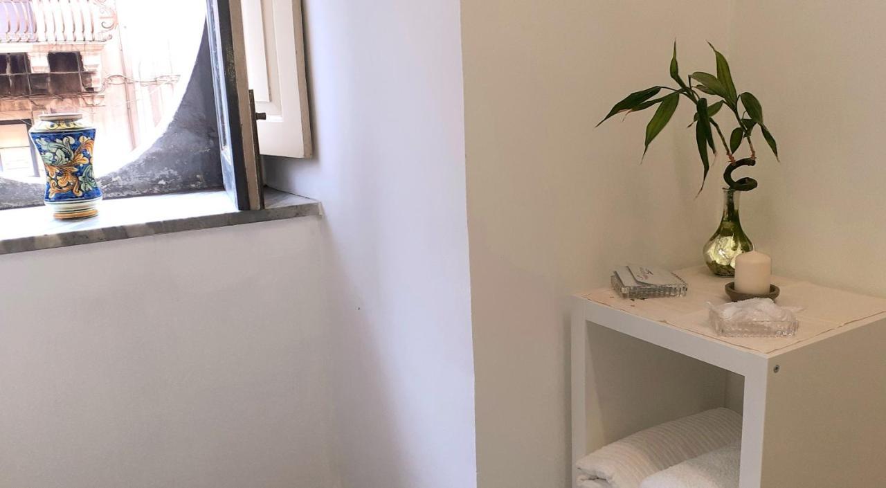 Bed&Books Isabella Bed and Breakfast Catania Esterno foto