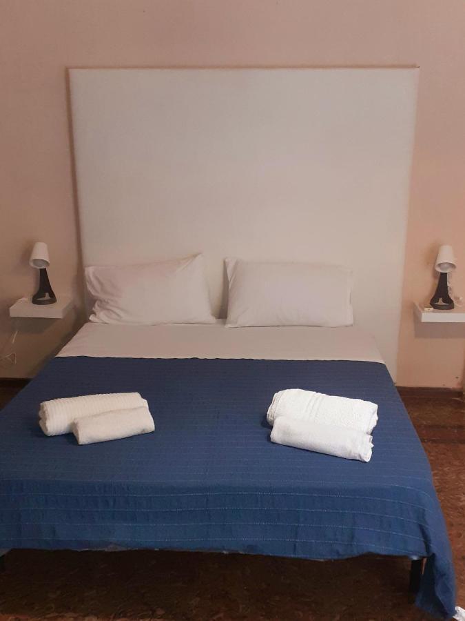 Bed&Books Isabella Bed and Breakfast Catania Esterno foto